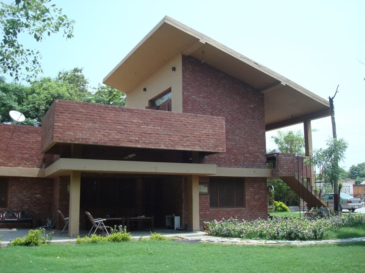 Farmhouse 01